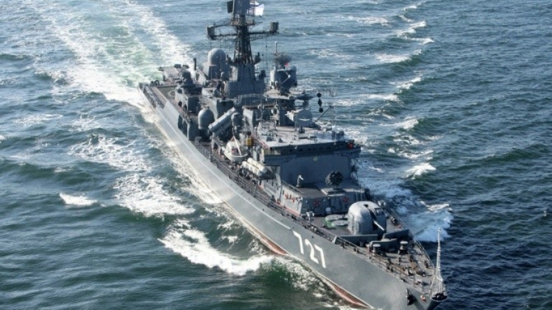 Руски патрулен кораб се е приближил на 140 м от американски крайцер