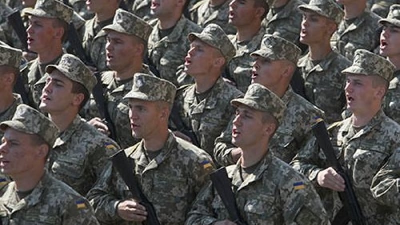 Новите пагони на украинските военни с нацистка символика   