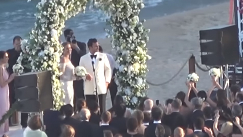 Модел и гръко-египетски милиардер вдигат сватба за 5 милиона евро (ВИДЕО)