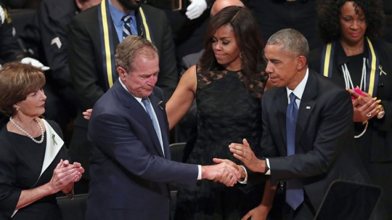 Скандално! Джордж Буш-младши танцува на възпоменателната церемония в Далас (ВИДЕО)