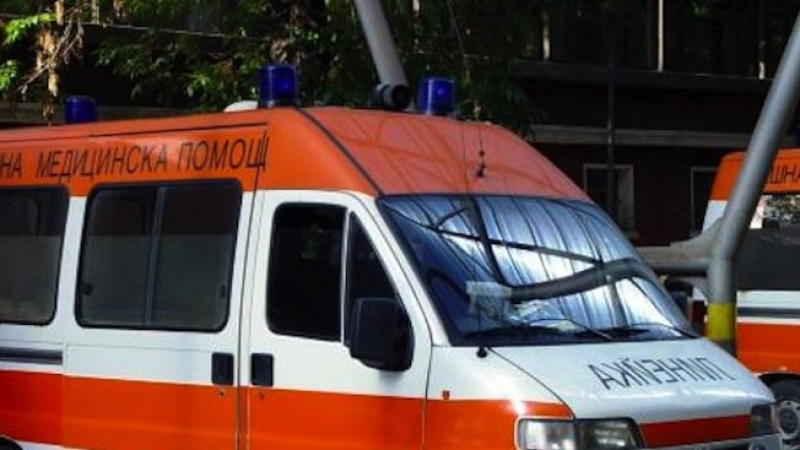 Катастрофа между камион и кола на Околовръстното в София!