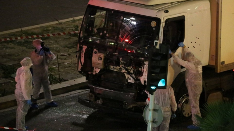 Извънредно в БЛИЦ! Български музикант ранен в Ница
