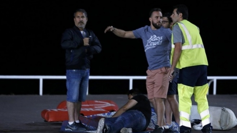 Броят на жертвите при атаката в Ница достигна 80 души