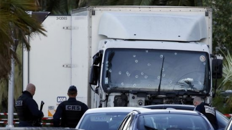 Закопчаха още двама за ужаса в Ница, били съучастници на терориста