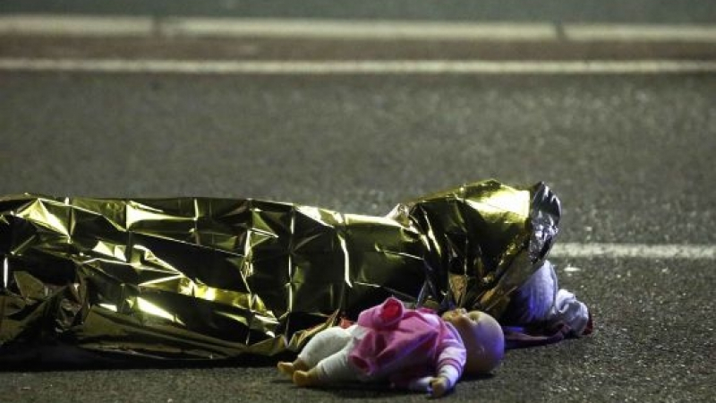 Нова развръзка около кървавия атентат в Ница, при който 86 души загинаха, а над 430 бяха ранени