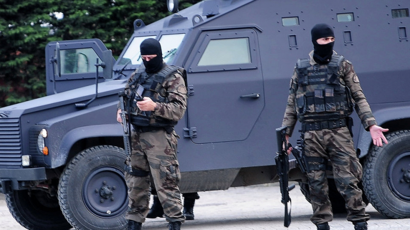 Двама цивилни са ранени при атаки на ПКК