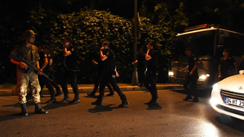 БНТ: Има танкове пред българското посолство в Анкара 