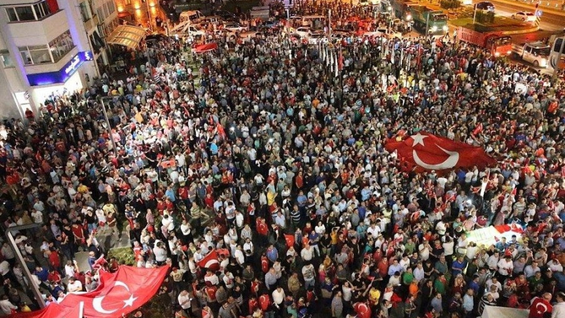 Турция се обединява насред проваления опит за преврат