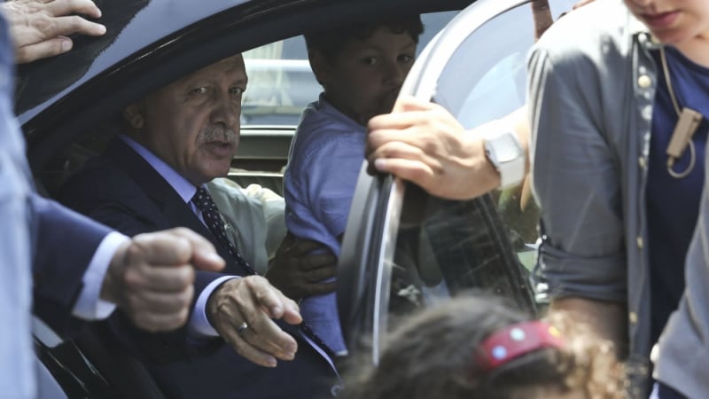 Шок! Метежниците обстрелвали хотела на Ердоган