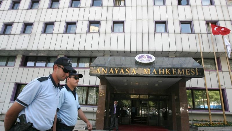 Повече от 130 представители на съдебната власт в Турция са били задържани