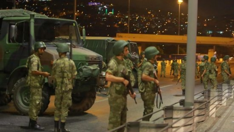 6000 задържани след неуспешния преврат в Турция 