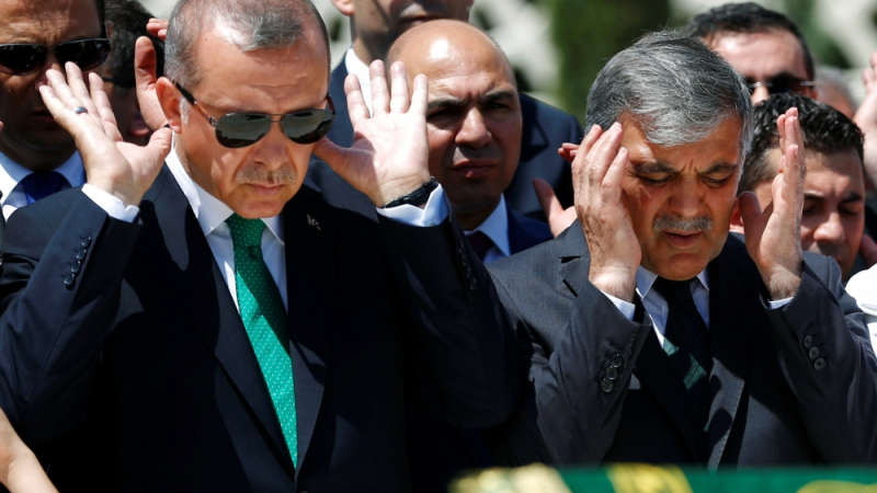 Ердоган на погребението на убитите при преврата: Ще изчистя този вирус от държавата (СНИМКИ/ВИДЕО)