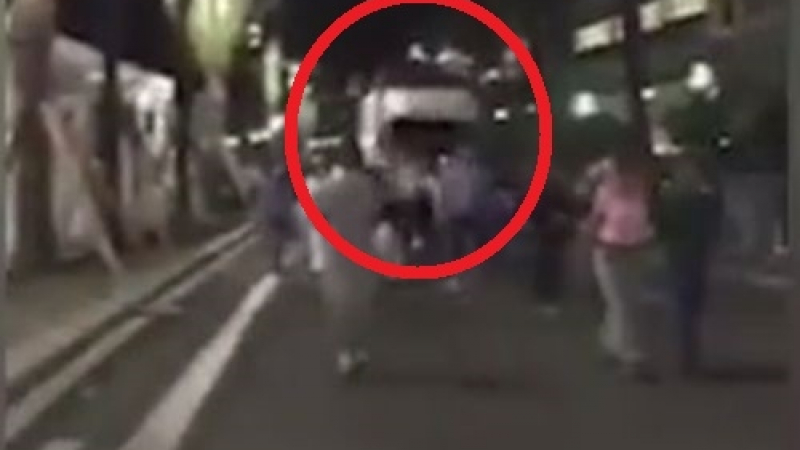 Ново смразяващо ВИДЕО: Моментът, в който камионът-убиец започва да сее смърт в Ница (18+)