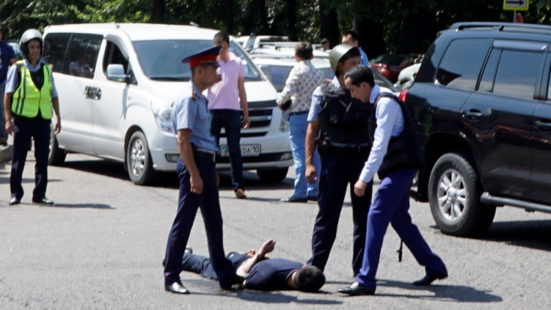Потресаващо ВИДЕО от масовия разстрел в Казахстан (18 +)