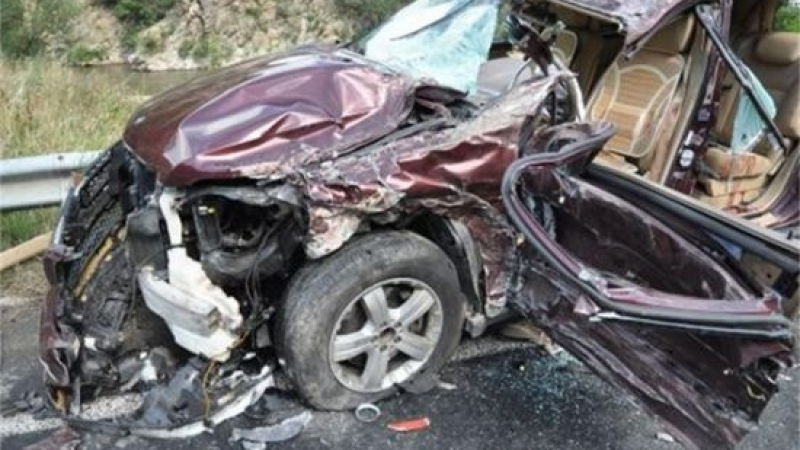 Жестока катастрофа на "Тракия", "БМВ" се заби в "Хонда" 