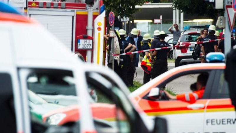 ГЛЕДАЙТЕ НА ЖИВО В БЛИЦ: Един от касапите от Мюнхен вероятно се е застрелял, още спецчасти пристигат в града  (ВИДЕО)