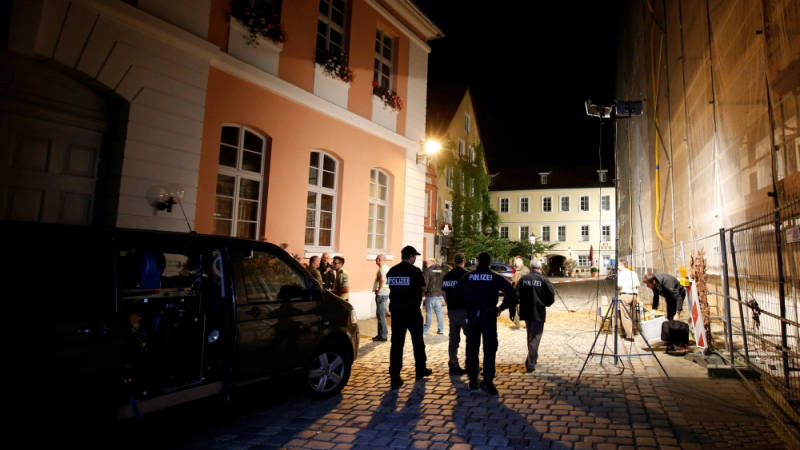 Германската полиция със смразяващи подробности за камикадзето от Ансбах! Разкриха и името му