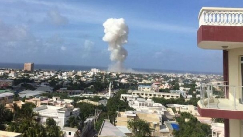 Атаката в Могадишу: 2 експлозии, 7 трупа