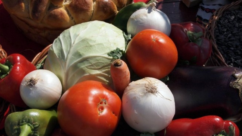 При проверка на борса на зеленчуци първо глобиха търговец на български зарзават 