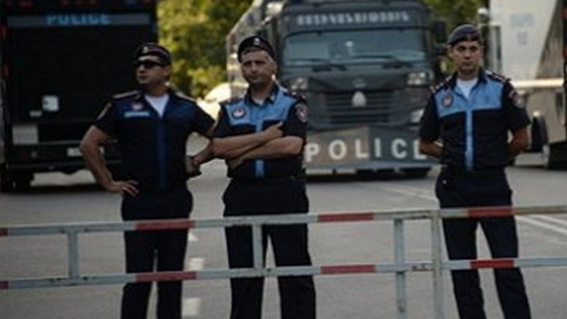 Тежко ранен е лидерът на въоръжената група, превзела полицейския участък в Ереван
