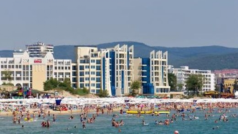 Нещо става по морето: Българи купуват седмично имоти колкото за цял квартал 