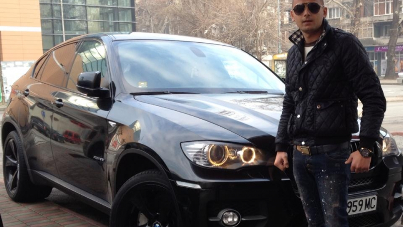 Внукът на цар Киро пак шокира: 300 км/ч и люта чалга в BMW показа във фейса си (СНИМКИ/ВИДЕО)