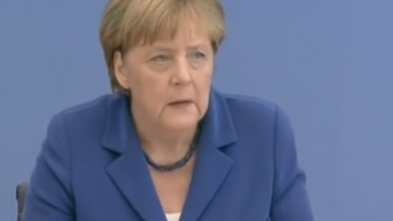 Меркел току-що проговори за терористичните атаки: Това е шамар в лицето на Германия (ВИДЕО) 
