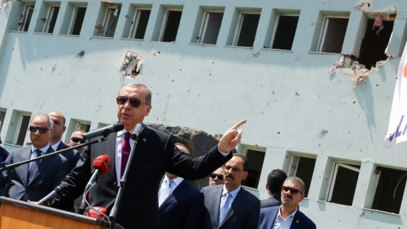 Турските власти прехващали криптирани съобщения между организаторите на провалилия се преврат