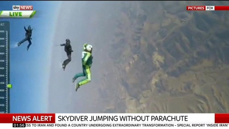 Мъж направи първия скок от самолет без парашут (СНИМКИ/ВИДЕО)