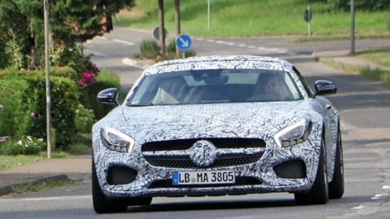 Кабриото на Mercedes-AMG GT отново се показа (СНИМКИ)
