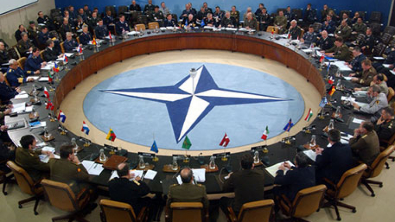 Рокада на върха: Министър от служебното правителство грабва ключов пост в НАТО