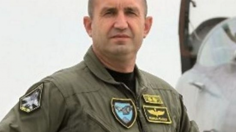 След разкритието на БЛИЦ: Шефът на ВВС ген. майор Румен Радев подаде рапорт за пенсиониране