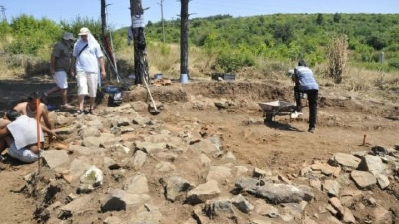 Археолози направиха голяма научна сензация край Пазарджик! Пак ще изумим света (ВИДЕО)