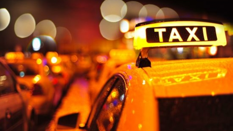 Таксиджиите в Бургас изобретиха нова такса (СНИМКИ)
