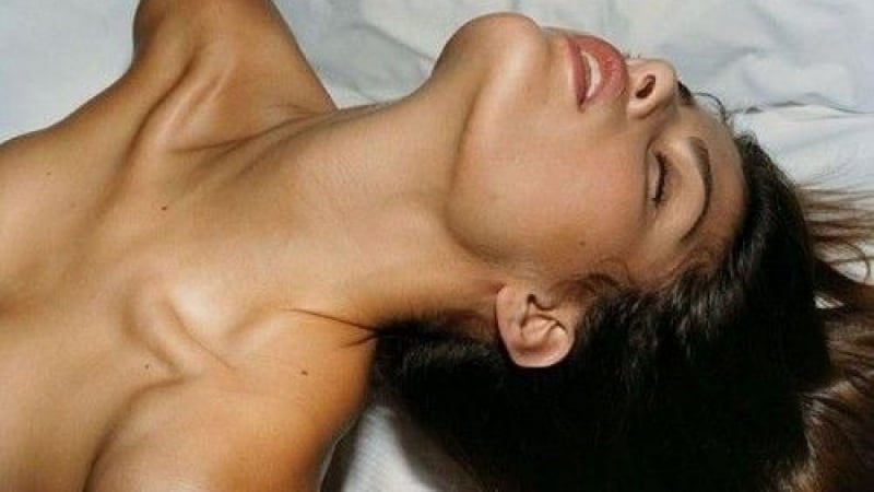 Подложете жената на неописуемо сексуално удоволствие с този прост трик в леглото