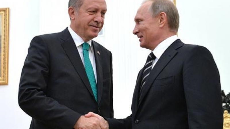 Ердоган нарече Путин свой приятел 