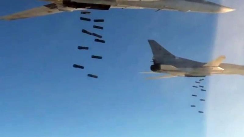 Руски бомбардировачи нанесоха удар по "Ислямска държава" в Сирия (ВИДЕО)