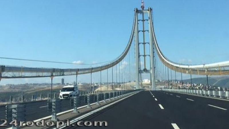 Най-високият висящ мост в света скъсява разстоянието между Бурса и Кърджали с 60 км (СНИМКА)