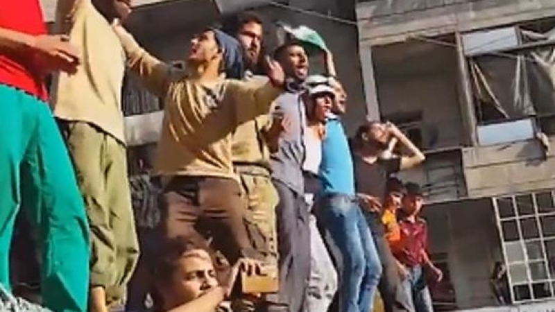 Падна обсадата на част от Алепо, бунтовници и жители танцуват по улиците (ВИДЕО/СНИМКИ)