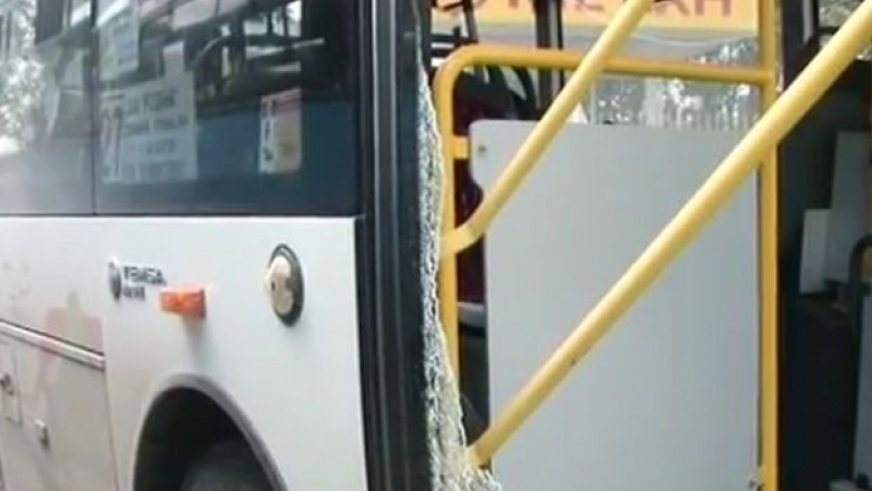Бабаитът с бухалка в пловдивски автобус: Боклук, ще те убия (ВИДЕО)