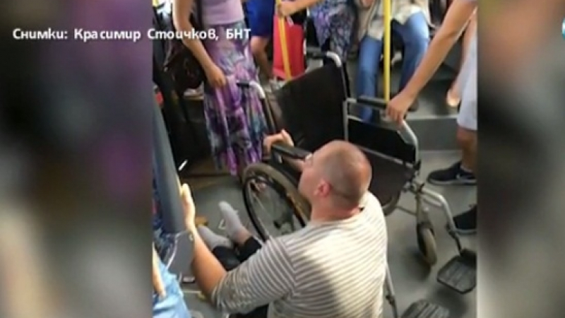 Фандъкова поиска уволнение за шофьора на автобус, подиграл се с инвалид