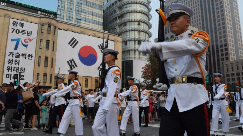 Южна Корея ще проведе огромни военни обучения край границата със Северна Корея