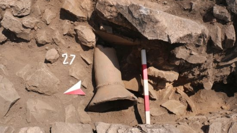 Археолози се дивят как един жарник е отоплявал два етажа (СНИМКИ)