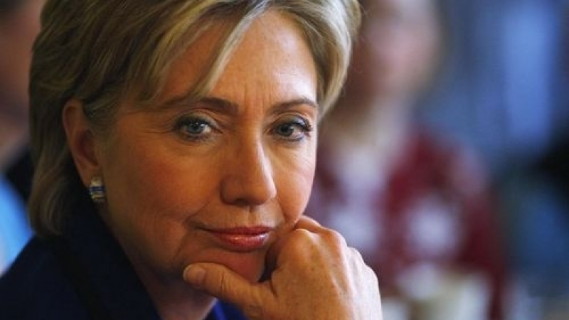 Съдия нареди Хилари Клинтън да отговори писмено на въпроси за използването от нея на частен имейл сървър