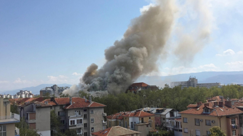 Медия със скандална версия: Случаен ли е пожарът в Тютюневия склад в Пловдив?