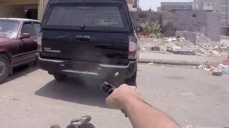 Джихадисти от "Ислямска държава" убиха военен шеф в гангстерски стил (СНИМКИ 18+)