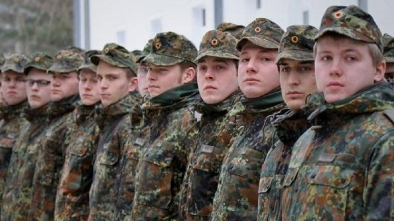 Германия обмисля връщането на задължителната казарма  