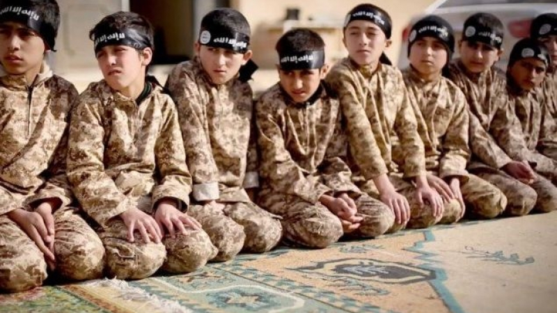 Убиха командир на &quot;Ислямска държава&quot;, който вербувал деца