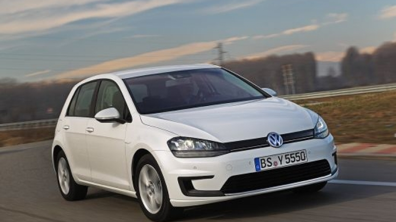 Volkswagen възобновява производството на Golf 