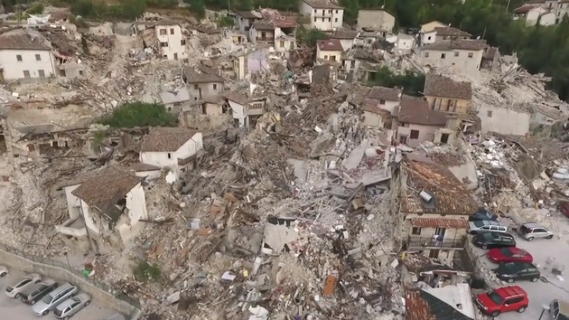 Смразяващи ВИДЕА от дрон показаха разрухата в Италия след 460 труса за денонощие 